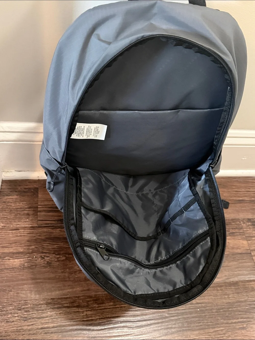 Oakley 22L Sport Backpack Forged Iron Men's Everyday Backpack NWT!